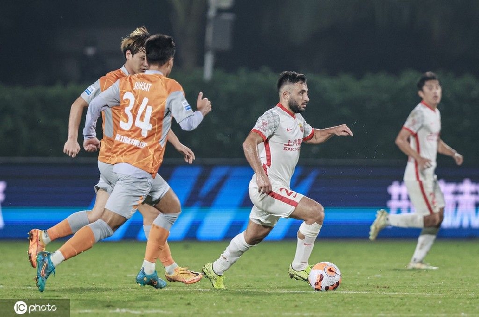 [中超]深圳队0-3上海海港