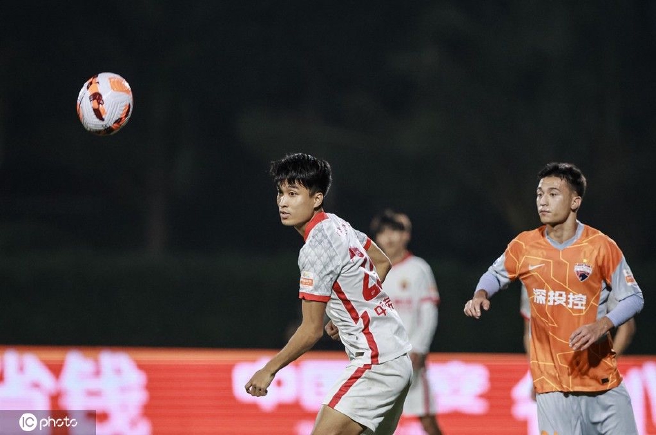 [中超]深圳队0-3上海海港