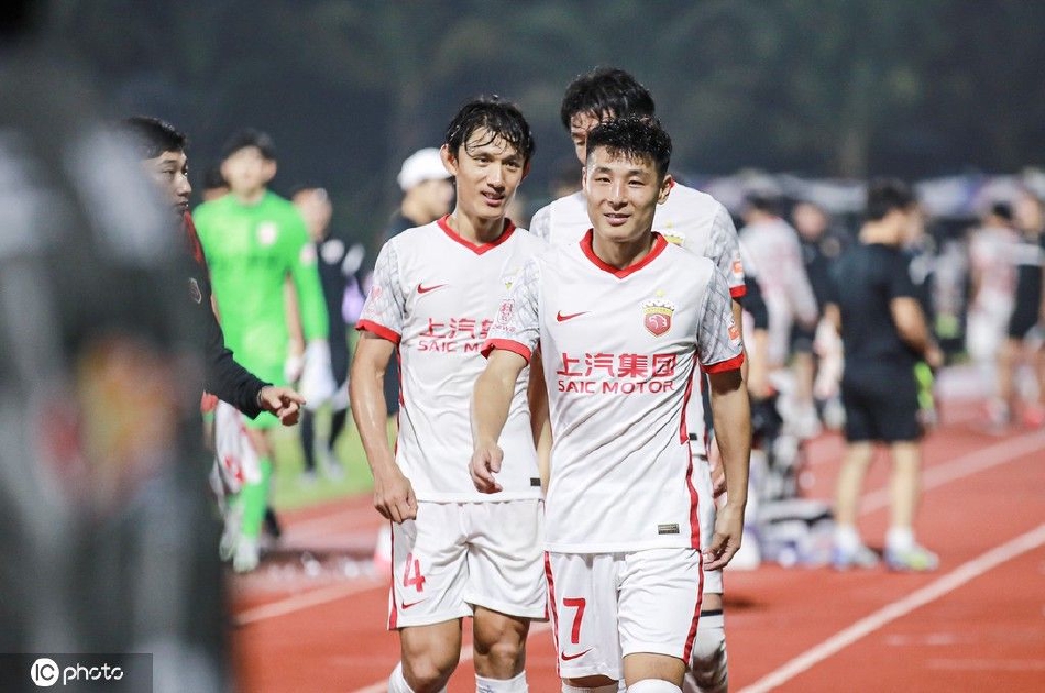 [中超]深圳队0-3上海海港