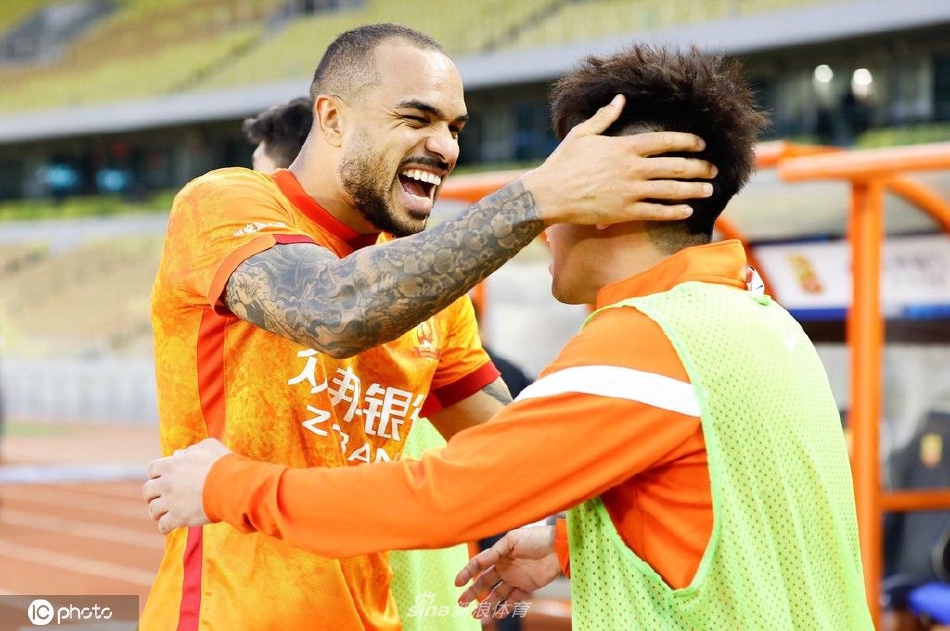 [中超]武汉长江2-1广州城