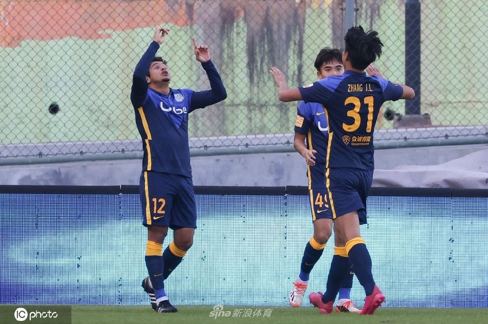 [中超]广州城3-0深足保级成功