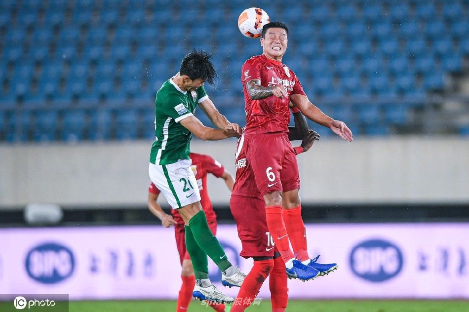[中超联赛]上海海港2-0深圳队