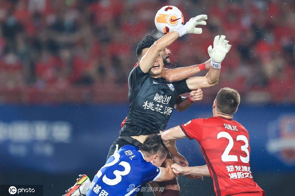[中超联赛]河南嵩山龙门0-3武汉三镇