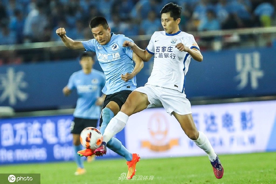 [中超联赛]大连人2-0沧州雄狮