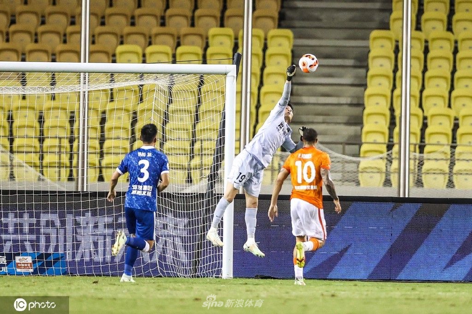 [中超联赛]武汉长江2-2河南嵩山龙门