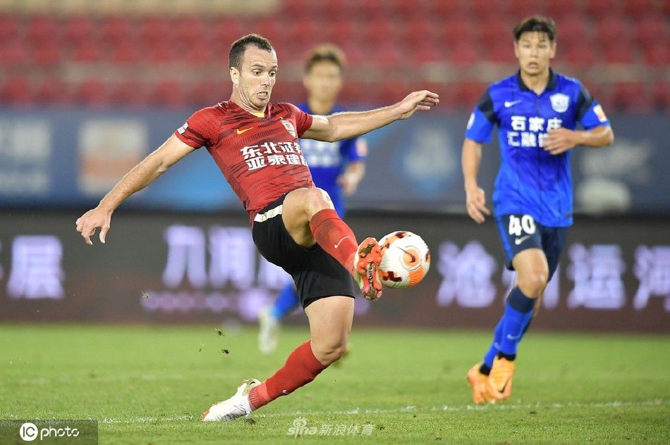 [中超联赛]沧州雄狮1-2长春亚泰