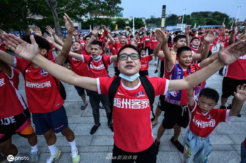 [中超联赛]梅州客家4-2大连人