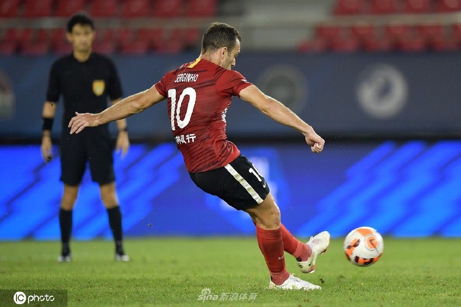 [中超联赛]沧州雄狮1-2长春亚泰