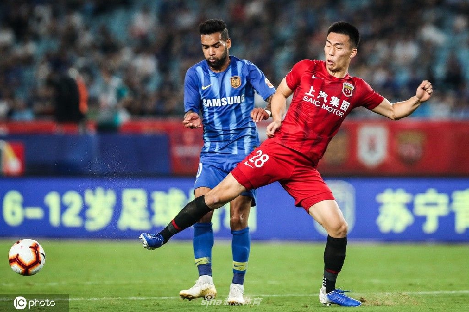 上海海港后卫贺惯租借加盟长春亚泰