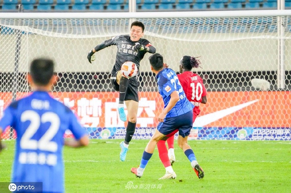 [中超联赛]沧州雄狮0-0上海海港