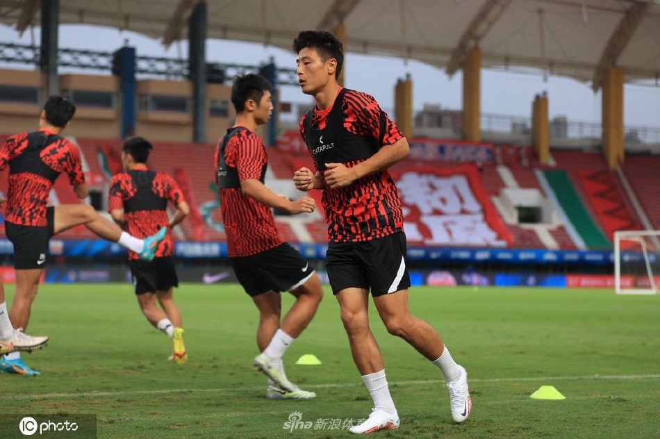 上海海港备战训练