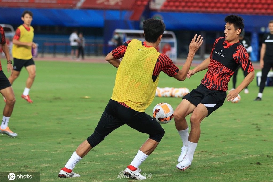 上海海港备战训练