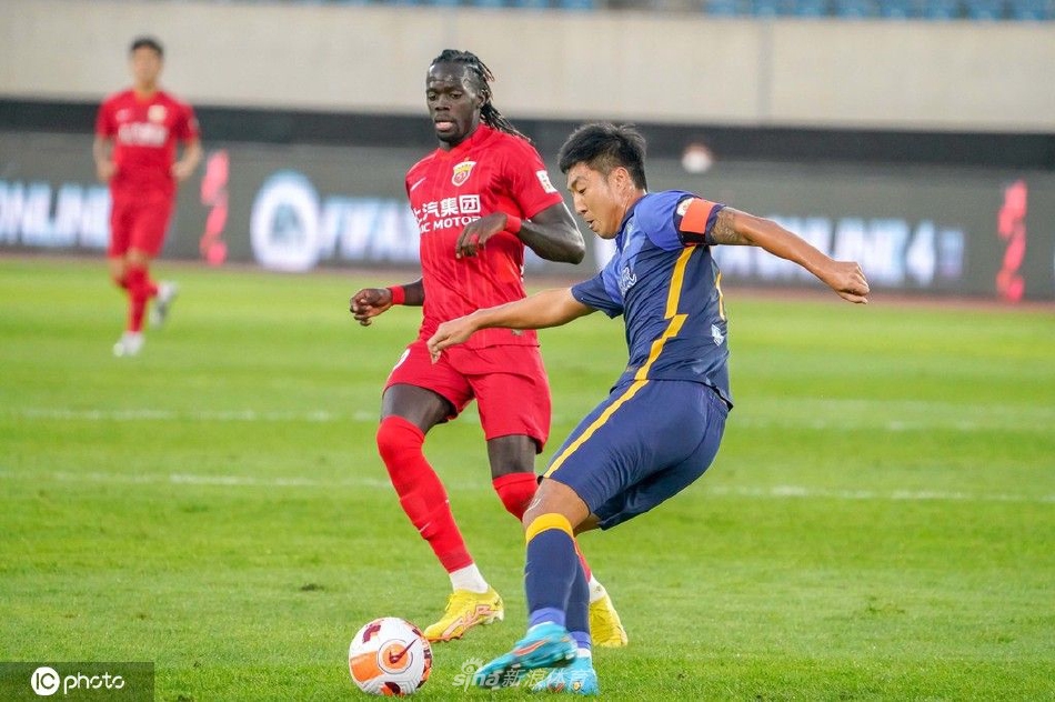 [中超联赛]上海海港2-0广州城