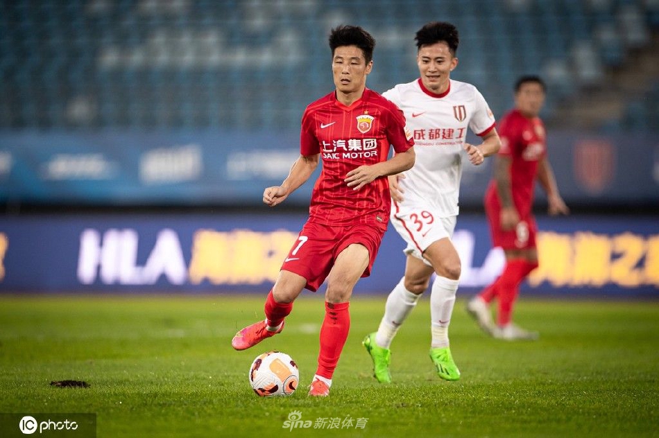 [中超联赛]海港3-0成都 武磊梅开二度