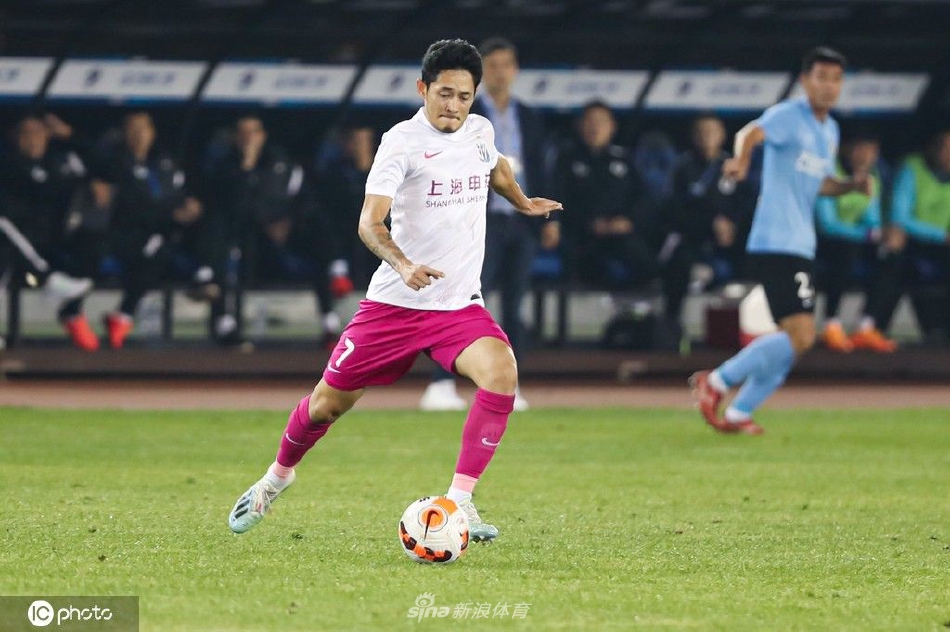 [中超联赛]申花2-1绝杀逆转大连人