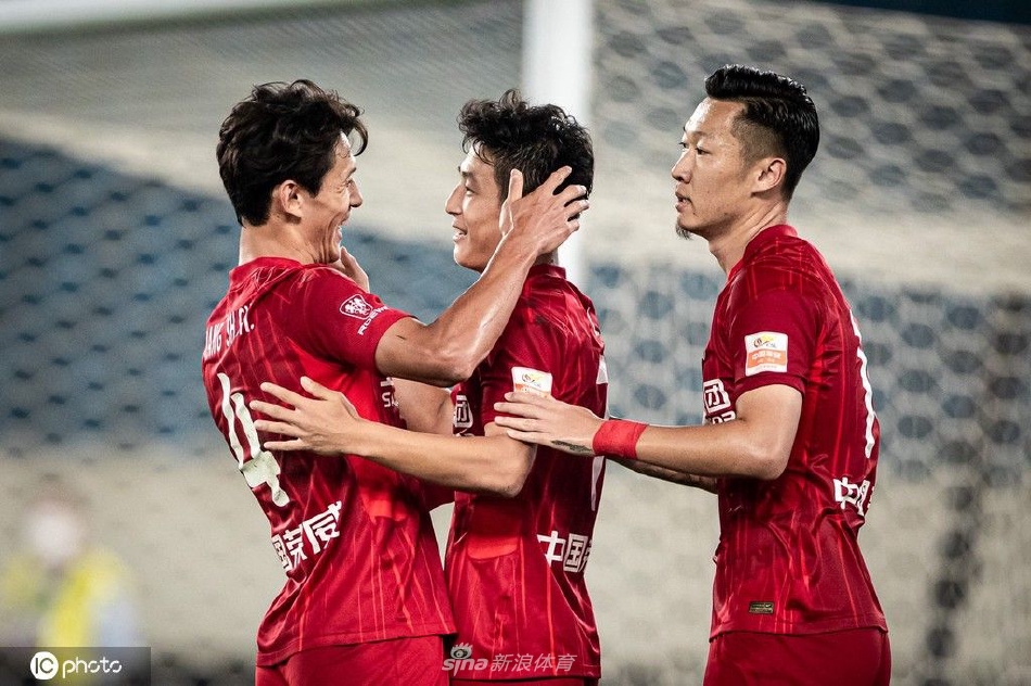 [中超联赛]海港3-0成都 武磊梅开二度