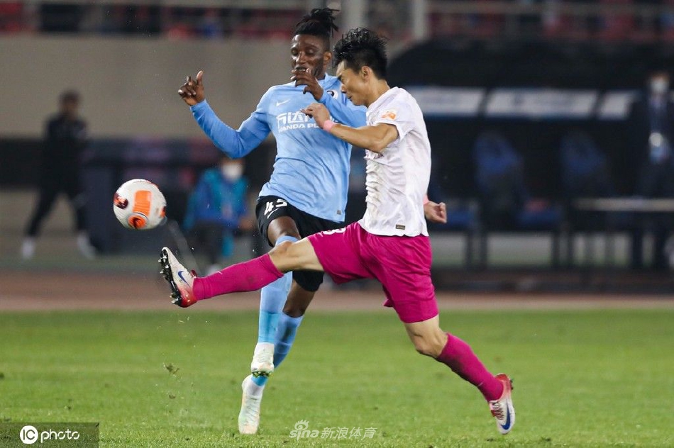[中超联赛]申花2-1绝杀逆转大连人
