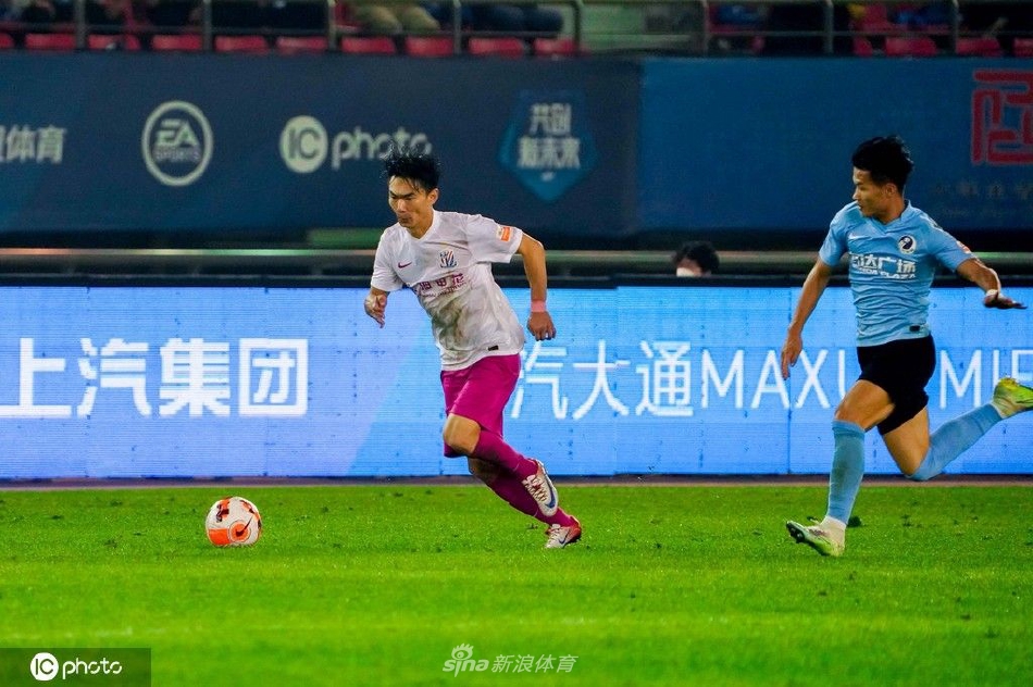 [中超联赛]申花2-1绝杀逆转大连人