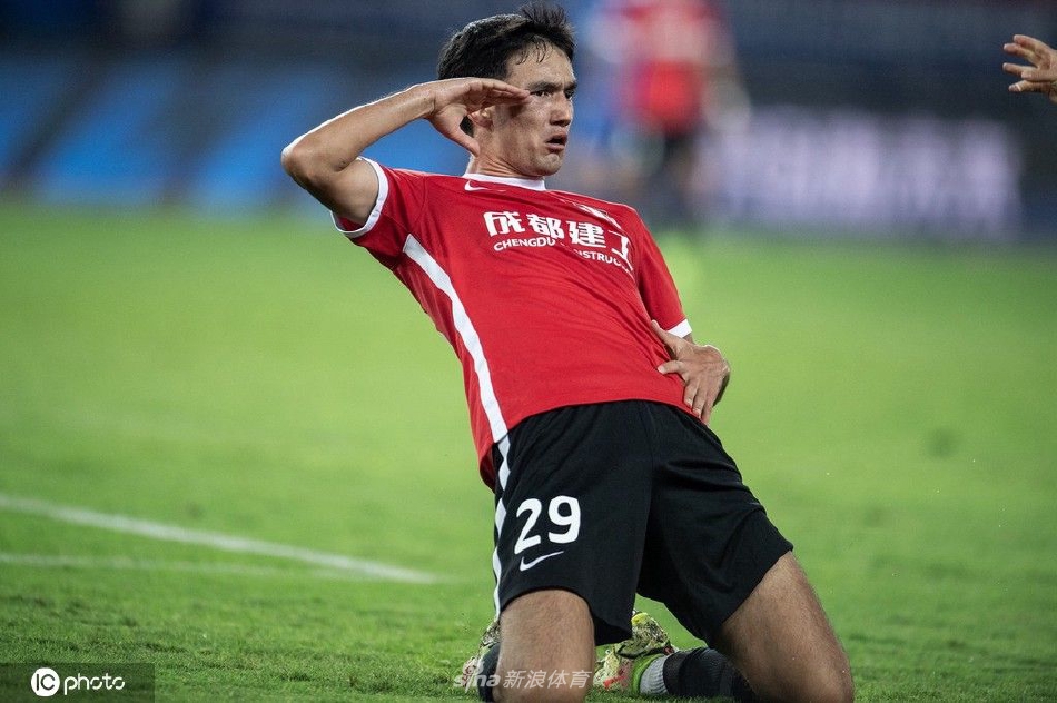 [中超]武汉三镇0-1成都蓉城