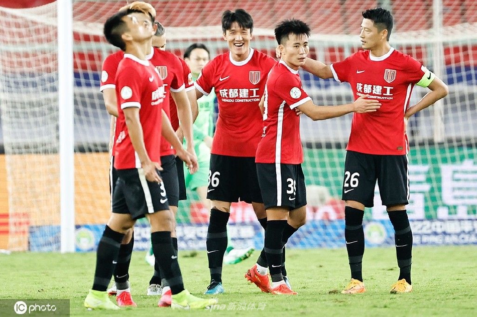 [中超]武汉三镇0-1成都蓉城