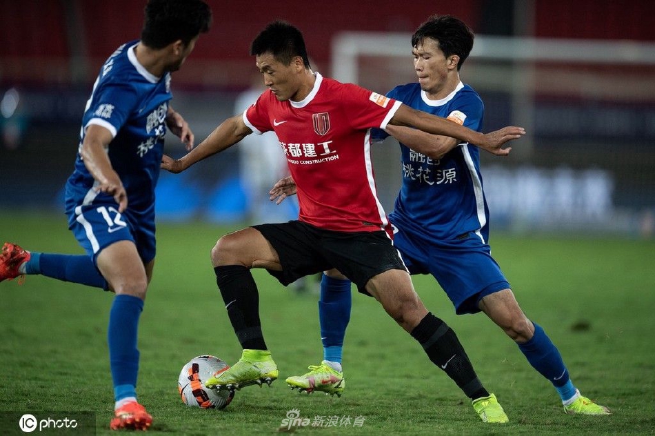 [中超]武汉三镇0-1成都蓉城