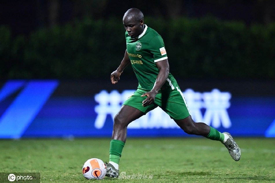 [中超]浙江队0-2深圳队