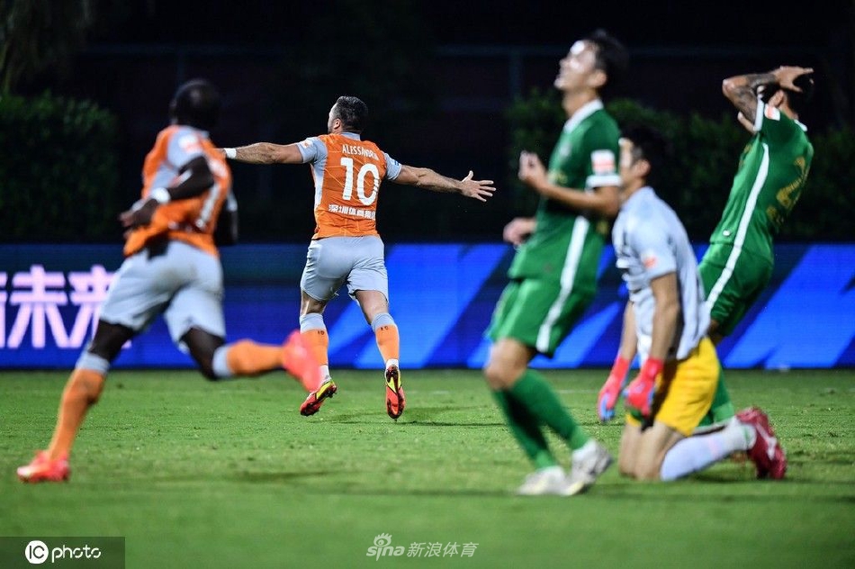 [中超]浙江队0-2深圳队