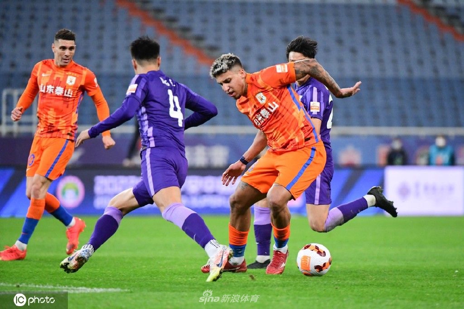 [中超]山东泰山4-1天津津门虎