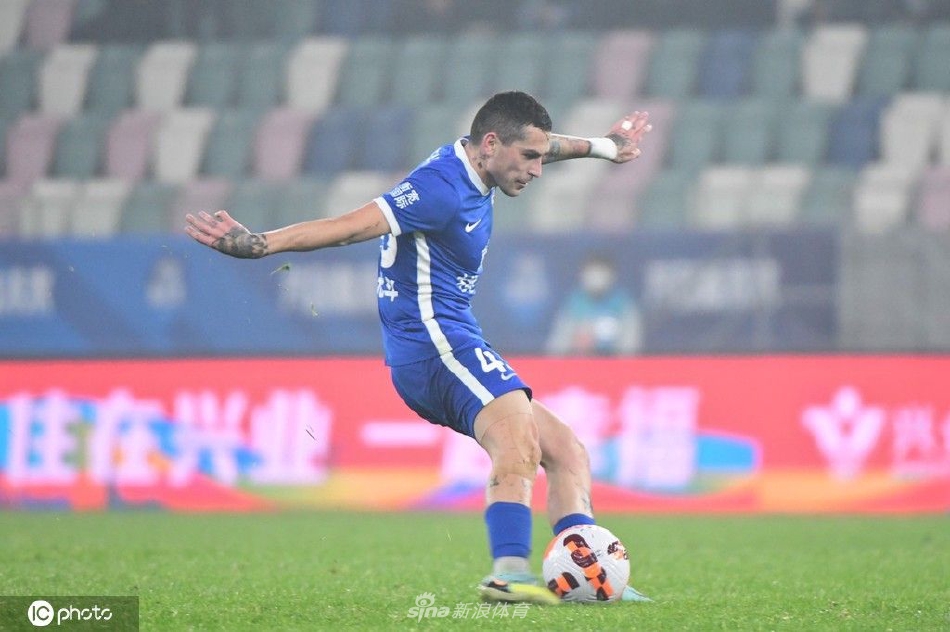 [中超]国安0-2三镇 邓涵文破门埃德米尔森点射