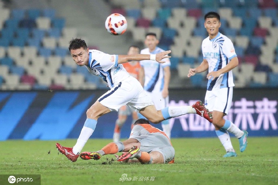 [中超]深圳队0-2大连人