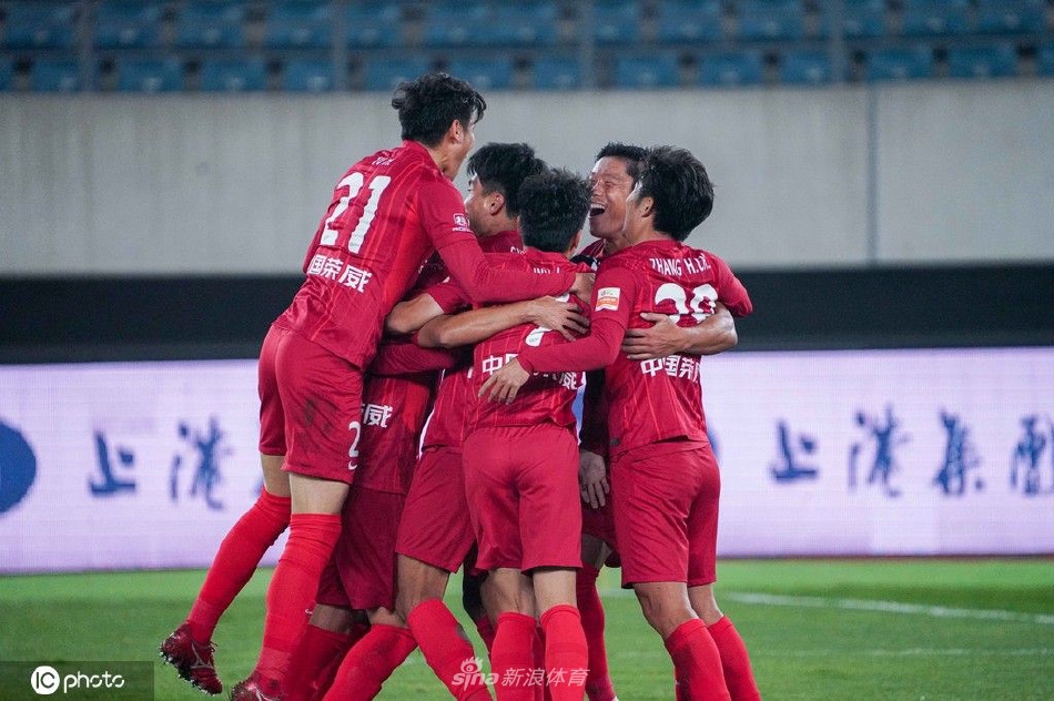 [中超]上海海港2-0沧州雄狮