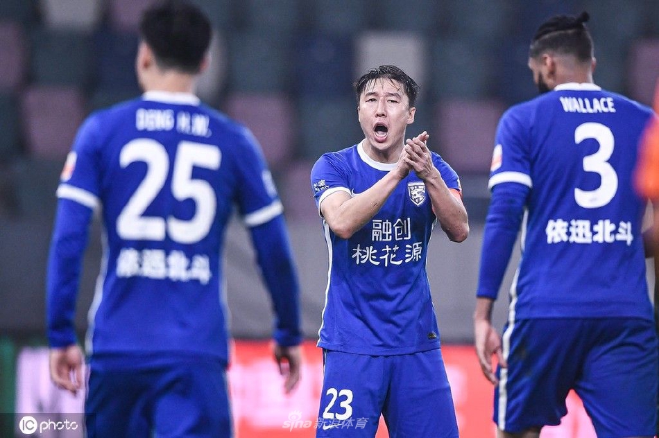 [中超]国安0-2三镇 邓涵文破门埃德米尔森点射