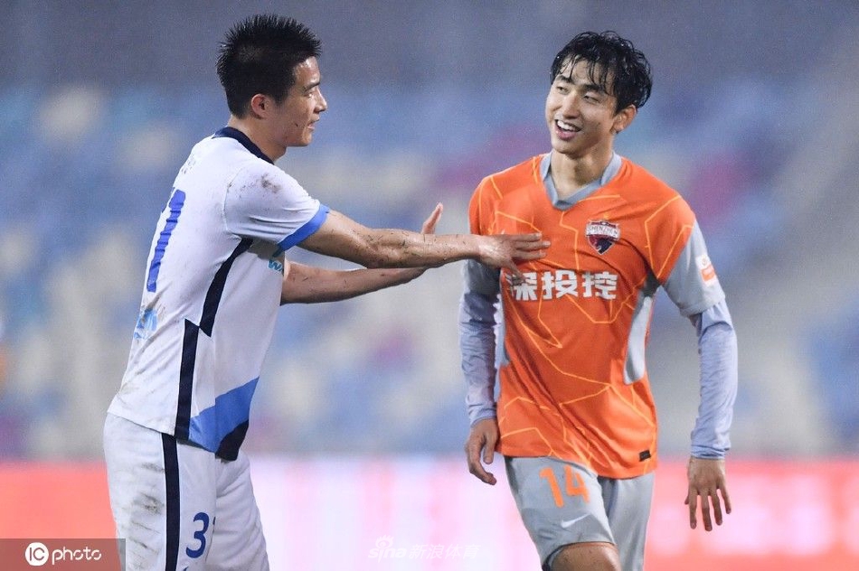 [中超]深圳队0-2大连人