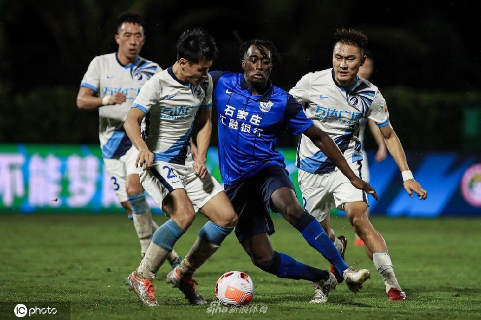 [中超]沧州雄狮1-1大连人