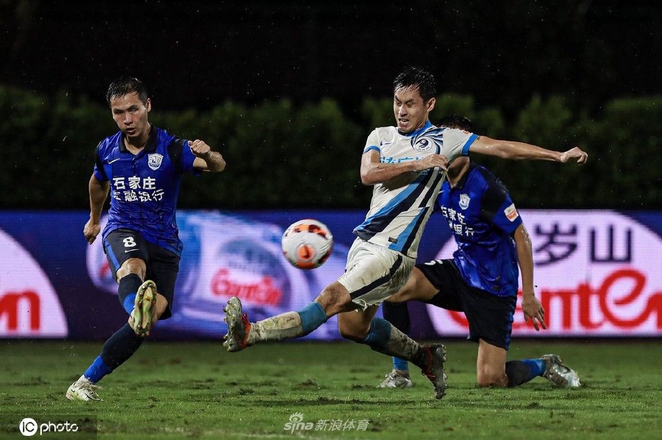 [中超]沧州雄狮1-1大连人