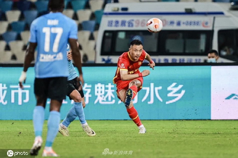 [中超]河北队1-4大连人