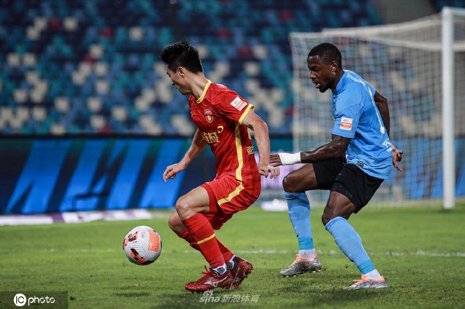 [中超]河北队1-4大连人