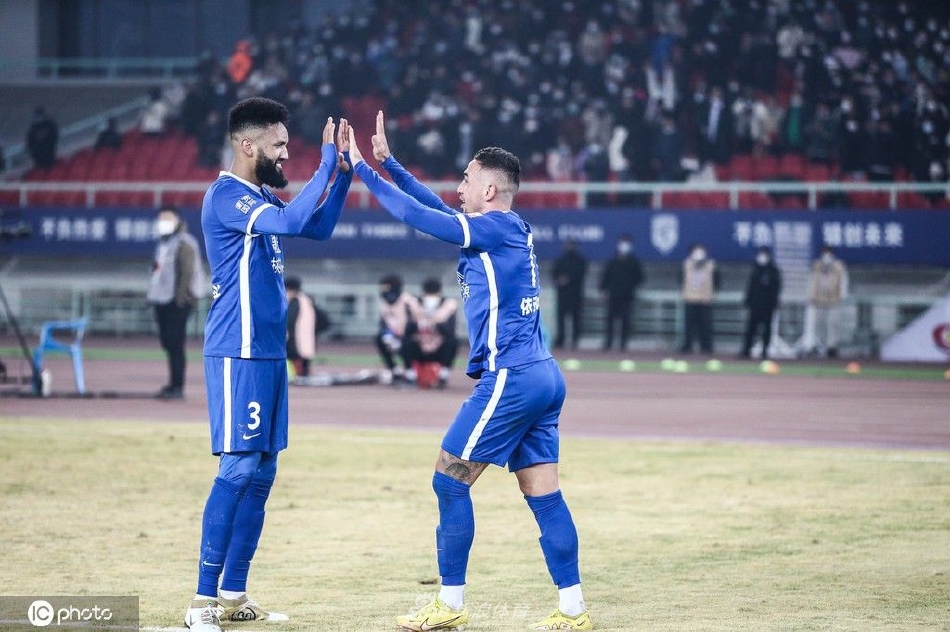 [中超]武汉三镇2-0浙江队