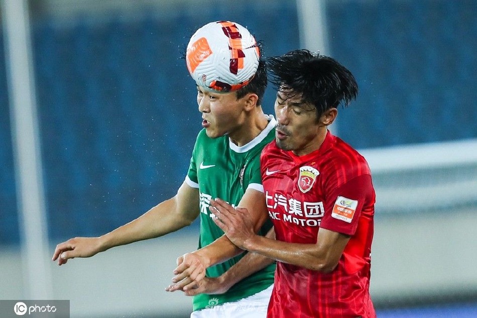 [中超联赛]上海海港2-0深圳队