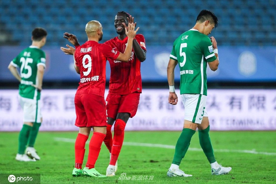 [中超联赛]上海海港2-0深圳队