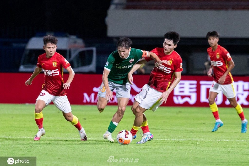 [中超联赛]广州队4-1深圳队