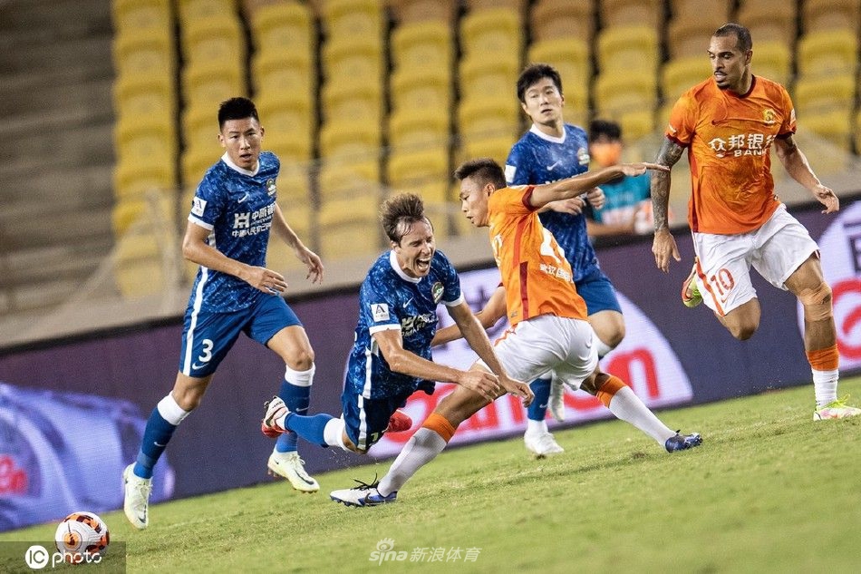 [中超联赛]武汉长江2-2河南嵩山龙门