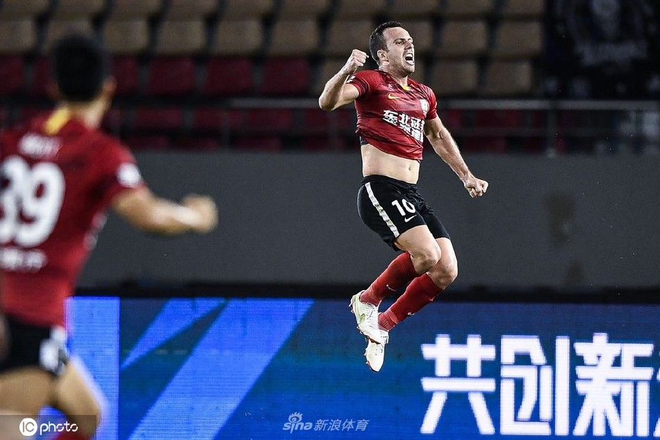 [中超联赛]沧州雄狮1-2长春亚泰