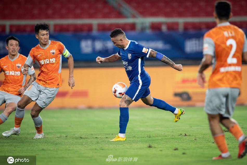 [中超联赛]武汉三镇5-1深圳队