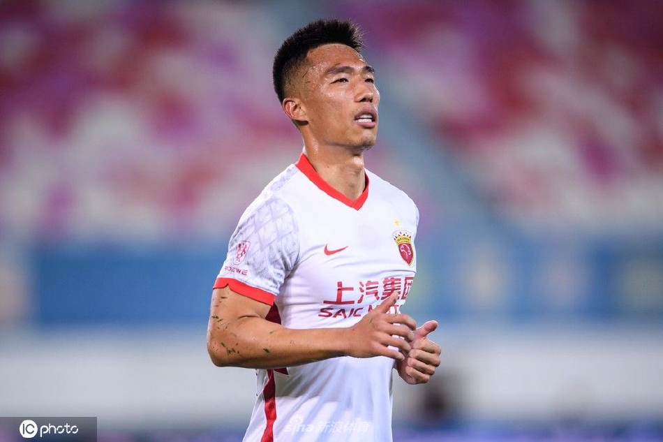 上海海港后卫贺惯租借加盟长春亚泰