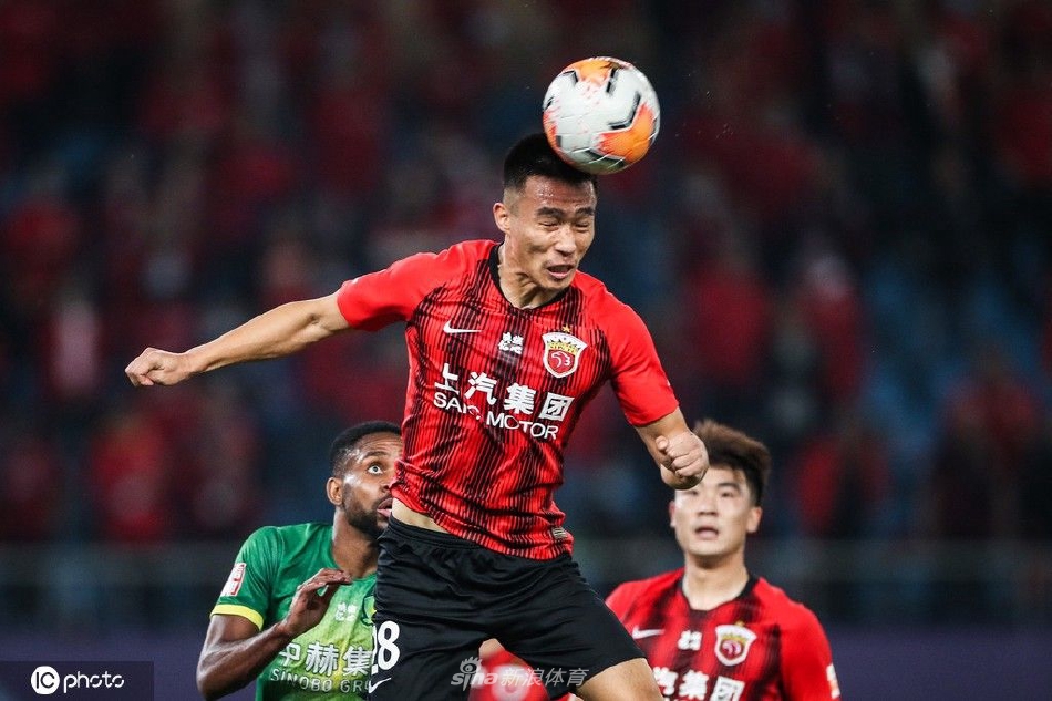 上海海港后卫贺惯租借加盟长春亚泰