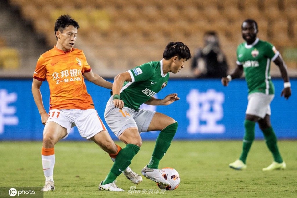 [中超联赛]武汉长江0-3深圳队
