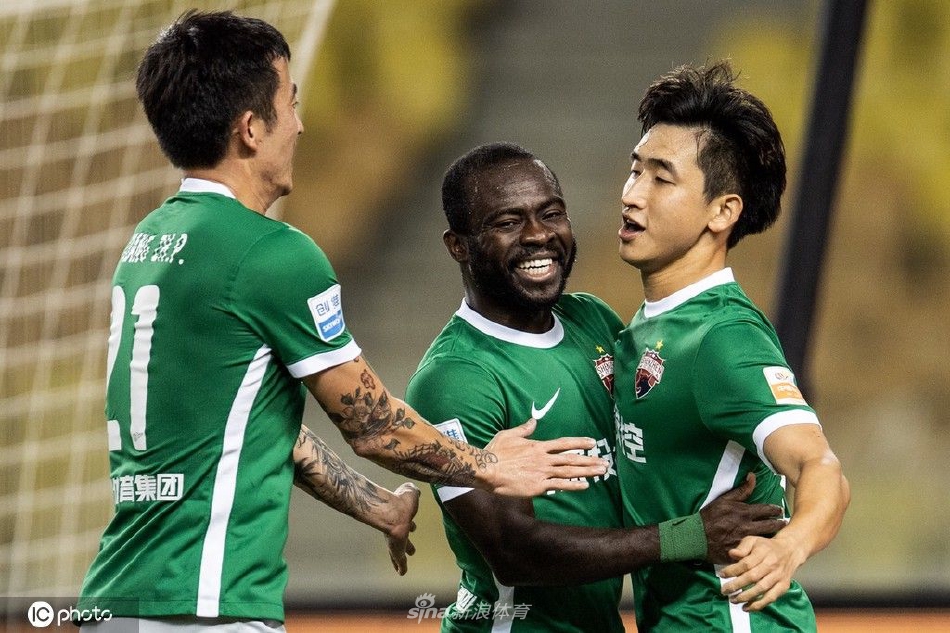 [中超联赛]武汉长江0-3深圳队