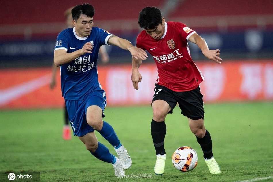 [中超]武汉三镇0-1成都蓉城