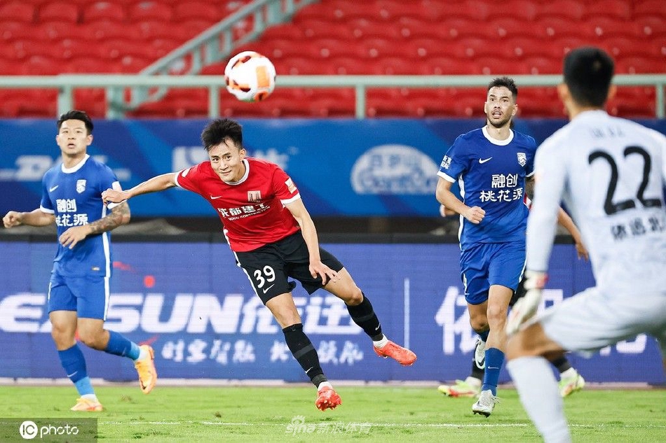 [中超]武汉三镇0-1成都蓉城